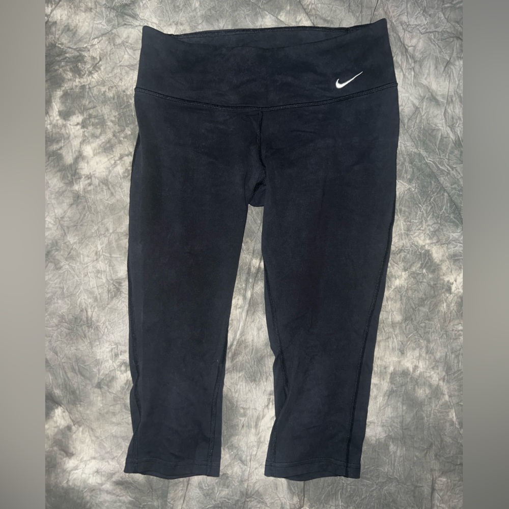 Nike Dri-Fit workout leggings size small capri